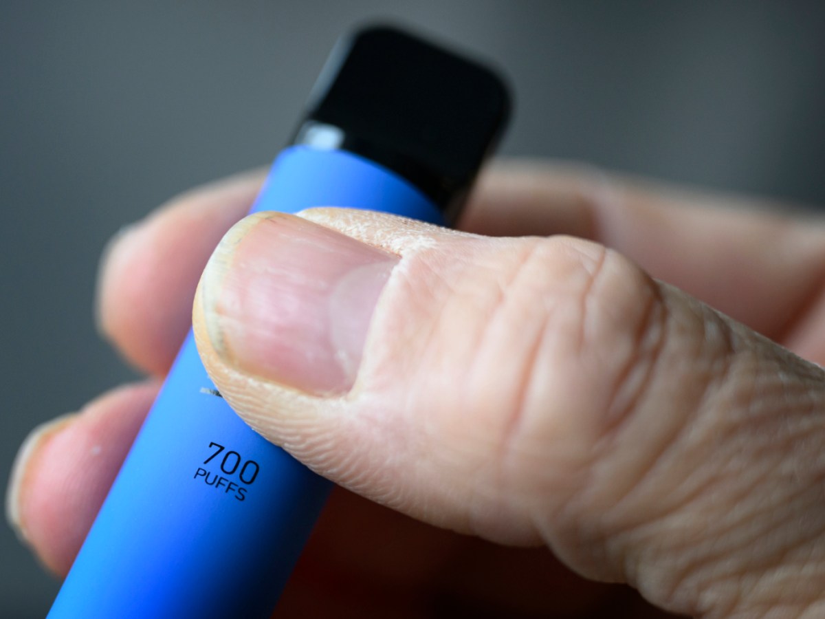 Swiss parliament agrees to ban disposable vapes